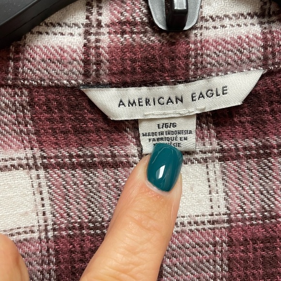 American Eagle Maroon Plaid Flannel w Cute Waist - Picture 6 of 6